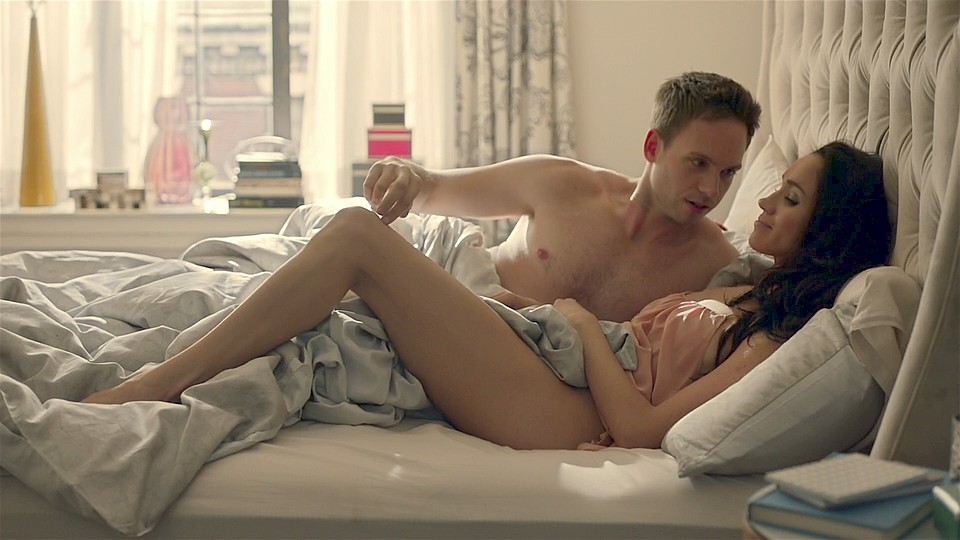 В сериале "Форс-мажоры" Меган делила постель со своим экранным мужем - актером Патриком Джей Адамсом. Фото: кадр сериала. 