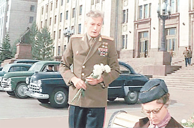 Кадр из фильма «Офицеры». 