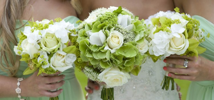 Букет невесты в оливковом цвете