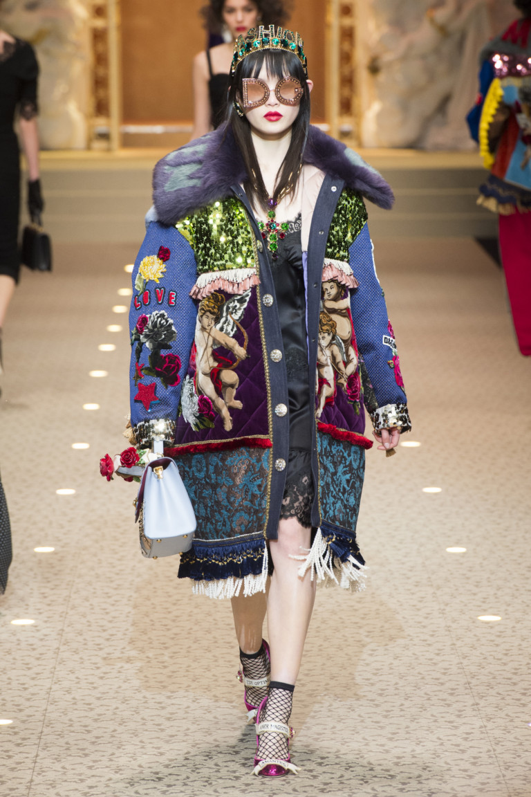 Яркое пальто с цветным мехом. Коллекция Dolce & Gabbana осень-зима 2018/2019