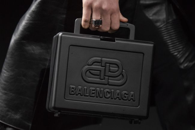Модели сумок осень-зима 2020-2021 - box bag Balenciaga