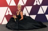Слезы счастья: Леди Гага в роскошном платье получила первый в жизни "Оскар"