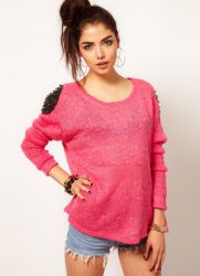 Розовый свитер 