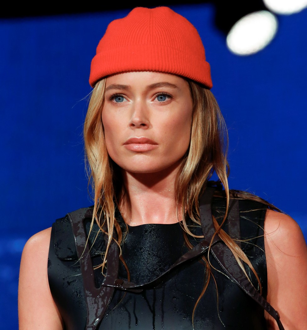 Модные шапки 2019 года. Calvin Klein