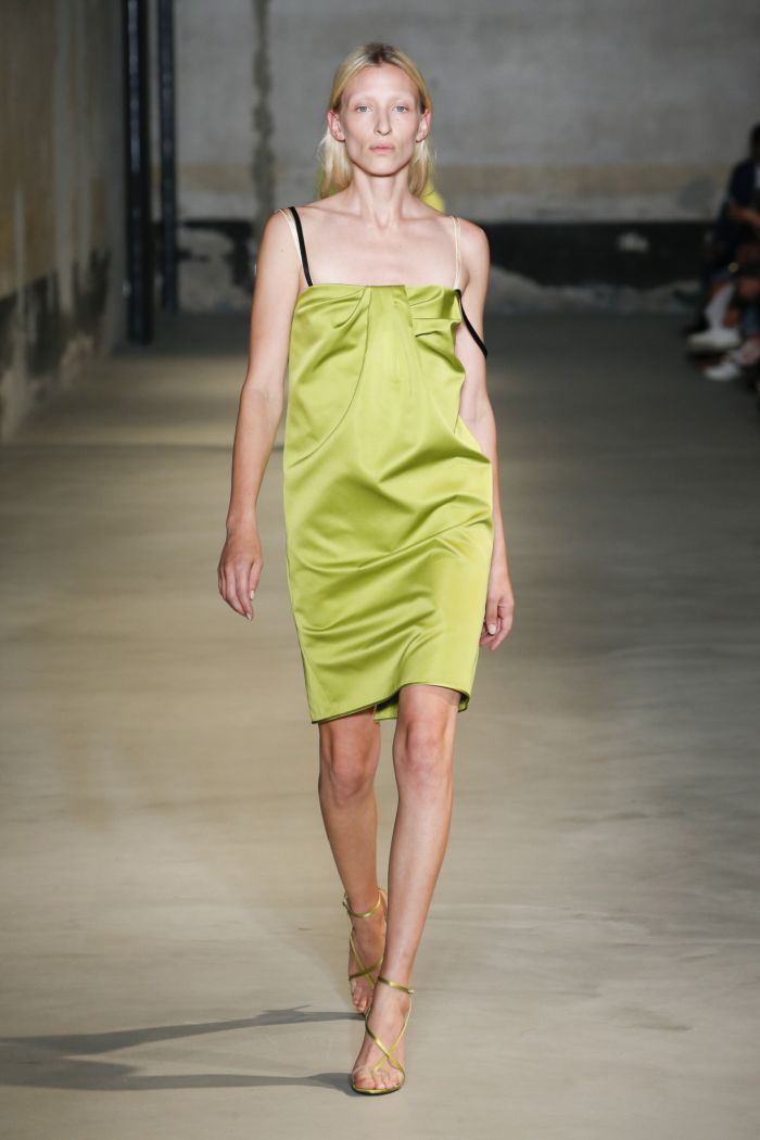 Короткое зеленое платье No. 21