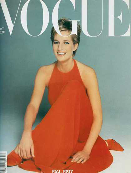В 1997 году принцесса Диана появилась на обложке Vogue в красном элегантном платье от Valentino