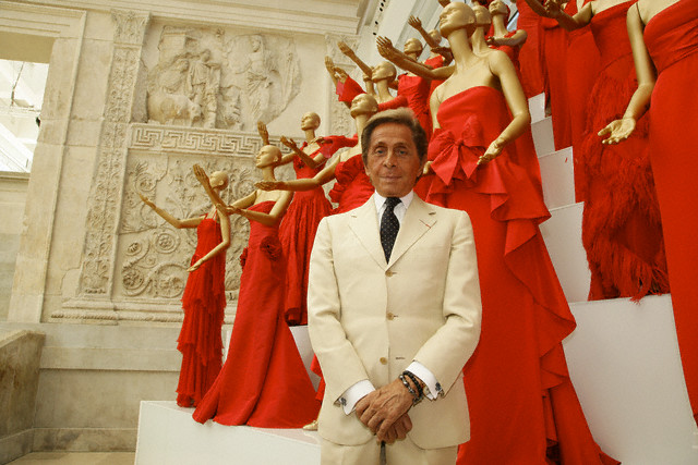 Валентино Гаравани на выставке в честь 45-летия творческой деятельности (Рим)