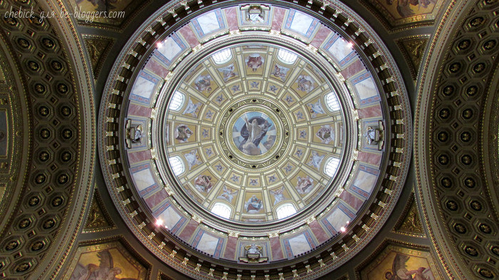 Купол Собора Святого Иштвана.jpg
