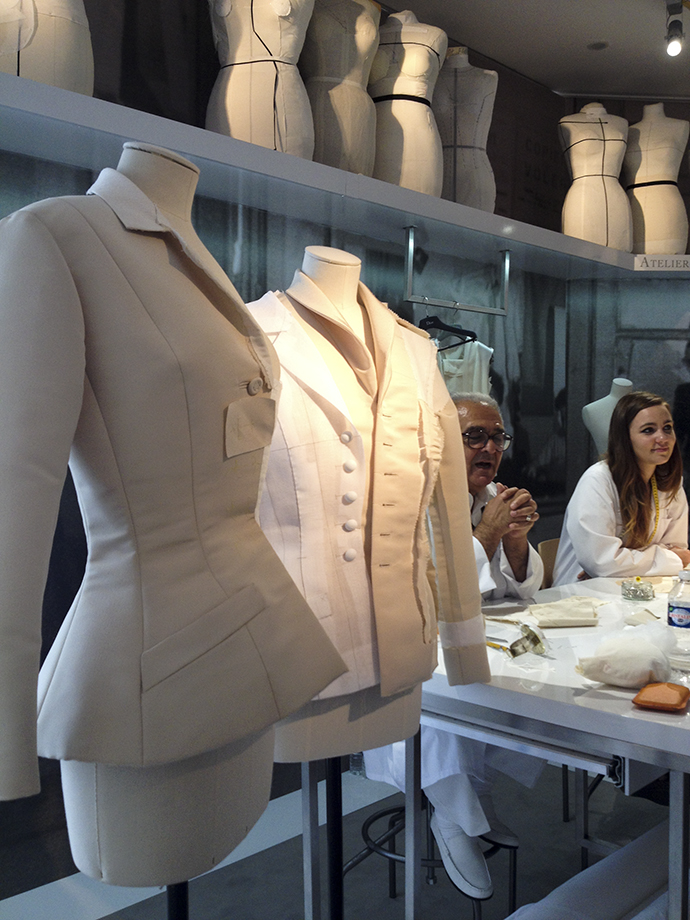 Подготовка к показу Dior Haute Couture (фото 14)