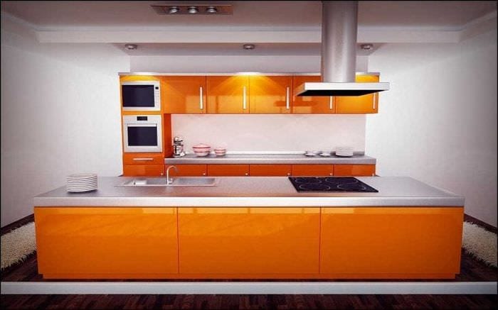 сочетание яркого оранжевого в декоре гостиной с другими цветами