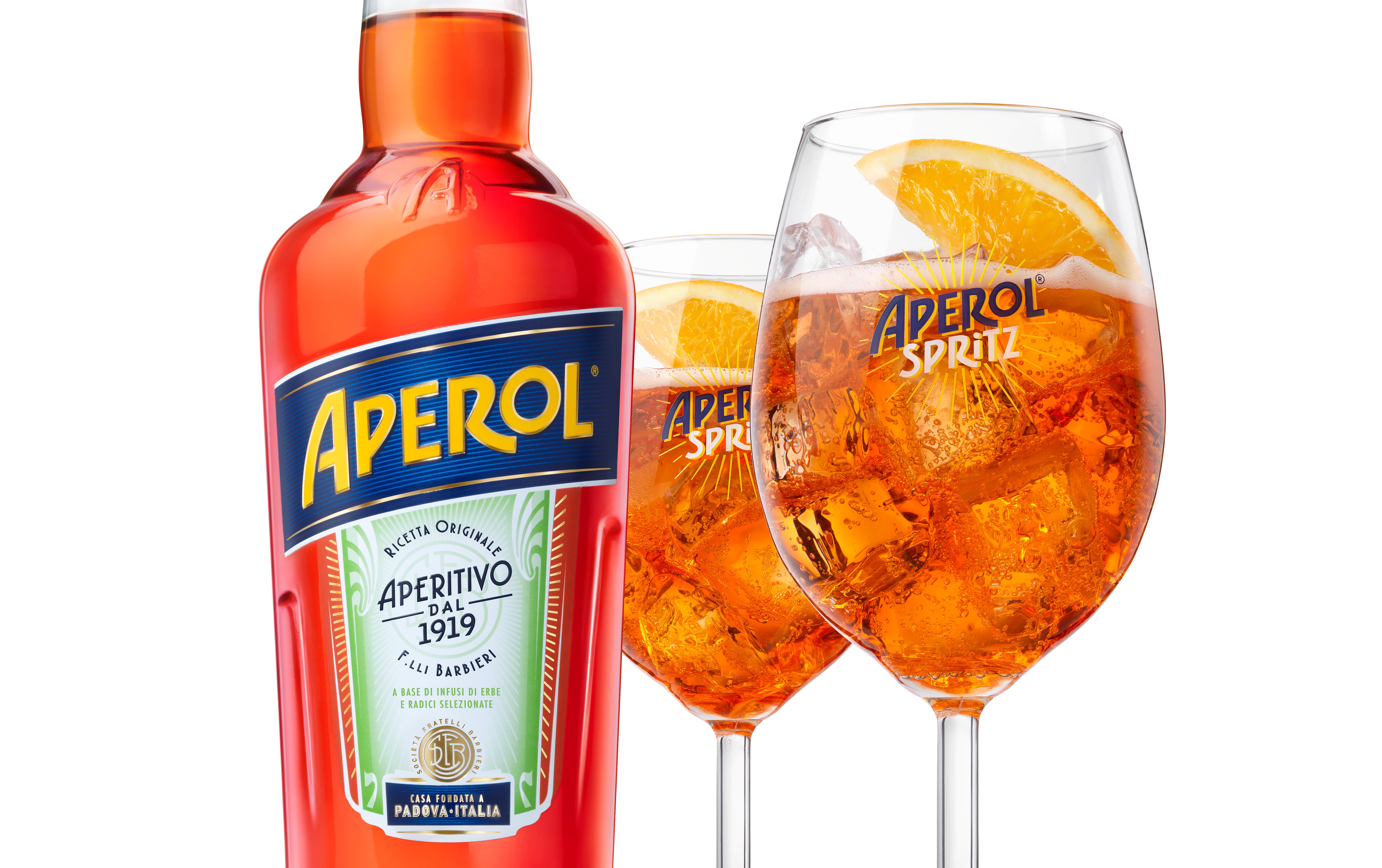 Алкогольный коктейль апероль. Aperol Spritz коктейль. Апероль шприц сорбет. Аперитив Апероль. Апероль 0,5.